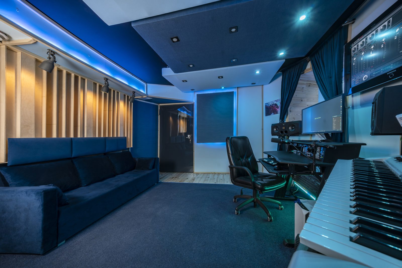 Studio 2